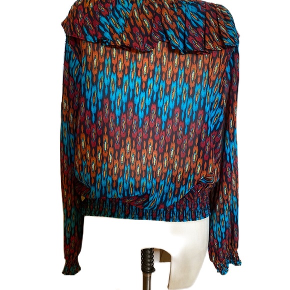 Ariat long sleeved women’s shirt. Size large - Picture 2 of 7